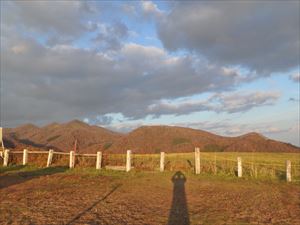 夕日に映えるカムイヌプリ