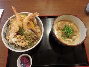 「たんた家」のカレーうどん・上天丼セット 美味い！