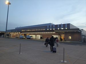 小さい茨木空港ターミナル
