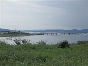 サロマ湖にかかる栄浦大橋 これを渡ってやって来た