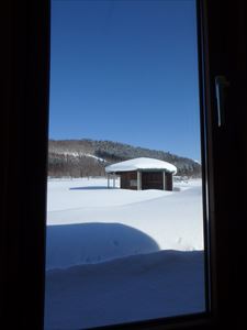 窓からきれいな冬景色