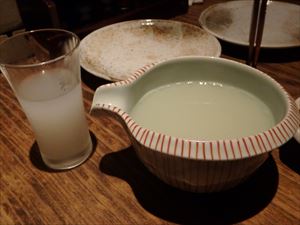 片口でいただくお酒が うまい