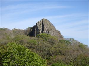 地球岬の大きな岩 シンボルですね