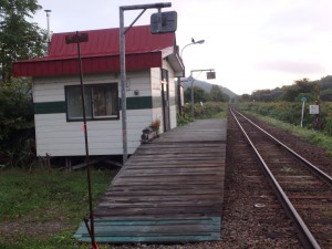 無人の天塩川温泉駅 ホテルから徒歩10分