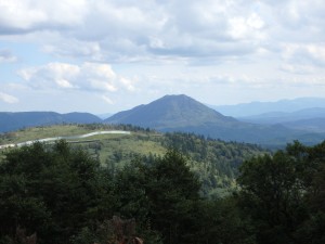 知駒峠からみたピン敏音知岳