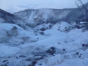 温泉街を振り返る