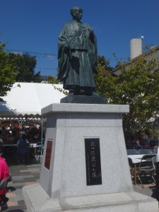 武田信虎公の像
