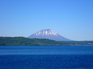 きれいな形の山