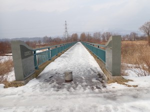 緑色の橋