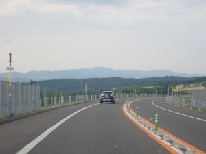 きれいな道路を進む