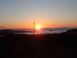 渡島半島に夕日が沈む