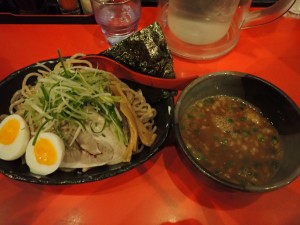 ボリュームのある太麺