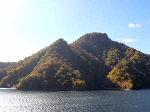 凛々しい山