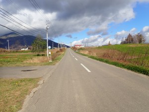 車が多い抜け道