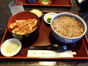 海老天が4本 たれがうまい