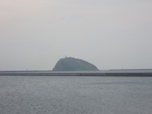 ぽつんと