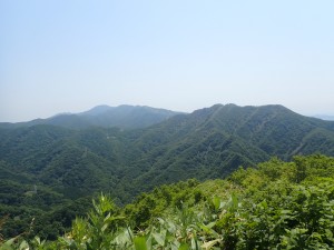 険しい山々