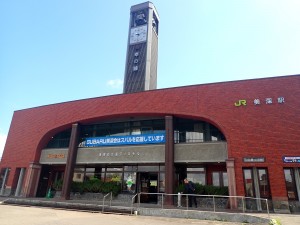 売店もある立派な駅