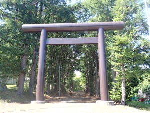 参道を歩く